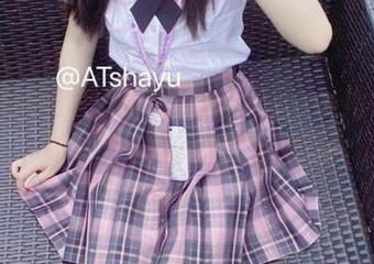 AT鲨的全套写真：吉他妹妹，手指在弦上跳舞，心也跟着舞动…