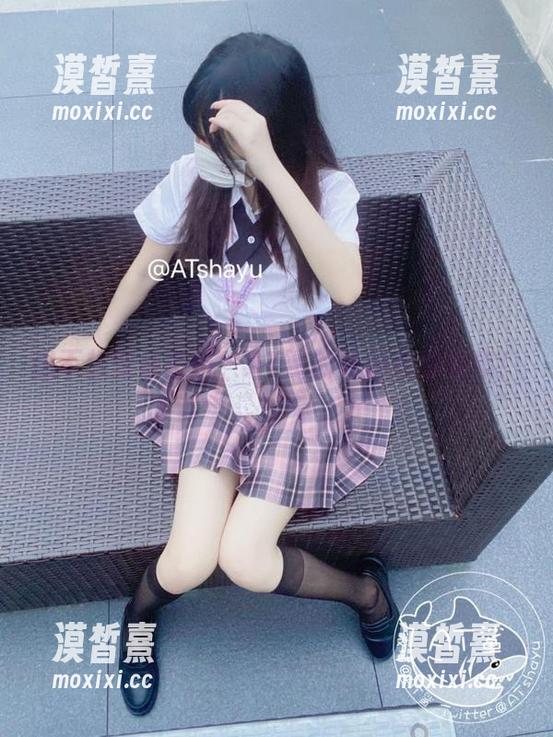 想不想变成壁纸？AT鲨的礼服给你答案！