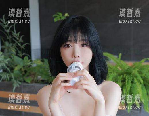 看完Addielyn(에디린)的瑜伽美图合集，我的心跟着她的抻展一起飞了，太有气氛了！