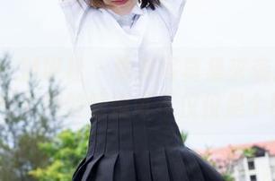 MiStar魅妍社 - 最新写真集来袭！Manuela玛鲁娜的眼镜可不仅仅是个配饰。