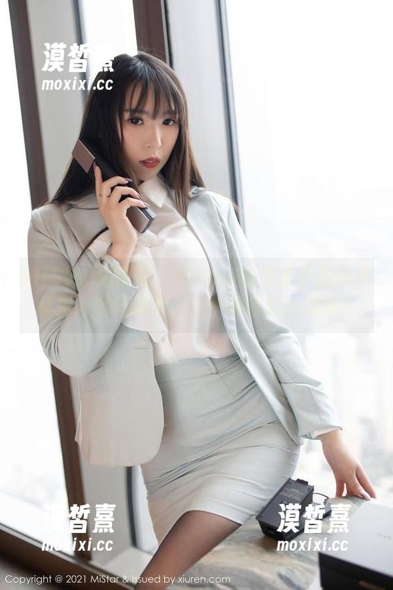MiStar魅妍社-Mieko林美惠子 MiStar魅妍社 - Mieko林美惠子游泳池特辑:原图精选,水中跳跃的小美好!