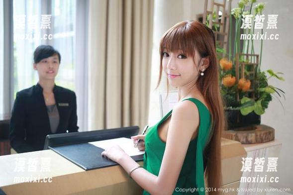 MyGirl美媛馆-糯美子 MyGirl美媛馆 - 偷偷告诉你,糯美子网袜系列图片,下载了你就是时尚大咖!