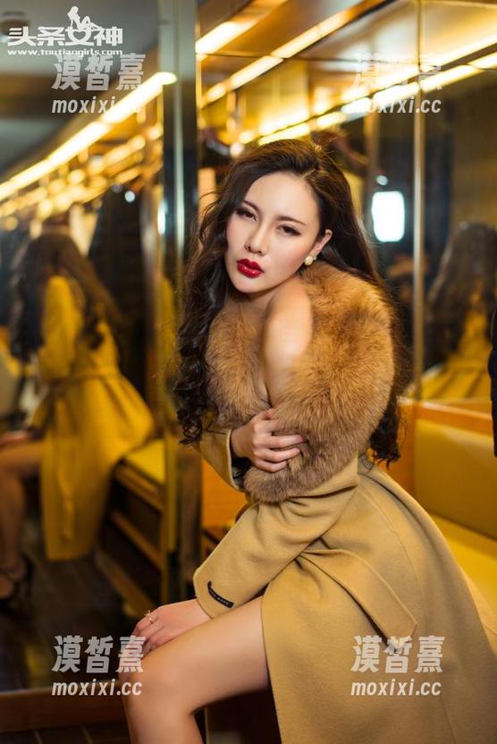 TouTiao头条女神 - 每当我看到崔昭妍的连衣裙图片，都忍不住想：这个真的是现实吗？原图一定是一种魔法！