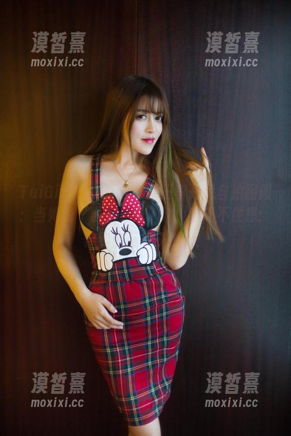 TuiGirl推女郎 - 最新王李丹尼自拍图册：当她说“再来一张”时，我忍不住想：你到底有多少张？！