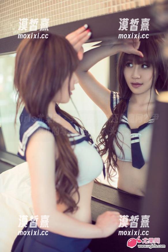 UGirls尤果网 - 到底是网袜还是魔网？尹凌儿的写真分享让人头疼。