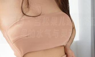 UGirls尤果网 - 当松果儿遇上浴缸：图库里的水气与灵动