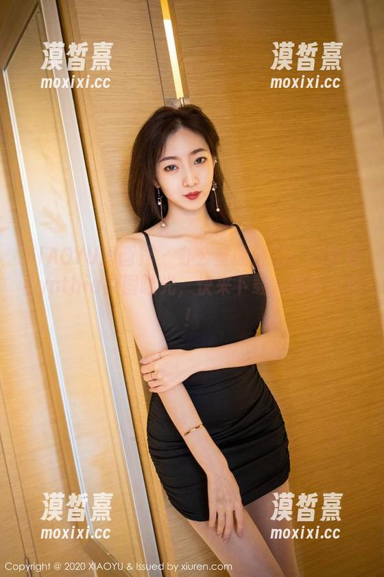 XIAOYU语画界 - 办公室的日常：杨紫嫣Cynthia原图曝光，快来下载解锁新视角！