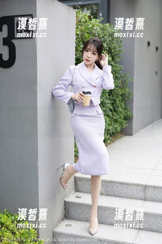 XIAOYU语画界 - 芝芝booty黑丝诱惑图集：我是不是该下载来研究研究？