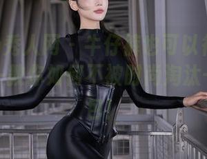 Xiuren秀人网 - 牛仔裤也可以很有故事，乔一一教你如何不被时尚淘汰—最新图包！