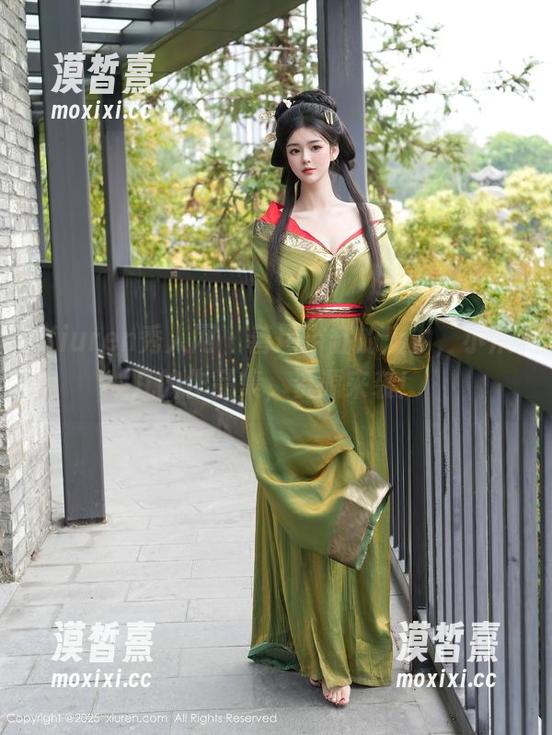Xiuren秀人网-小爪几 Xiuren秀人网 - 善用浴缸的魔力,小爪几的作品集,资源来袭!