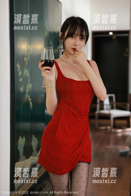 Xiuren秀人网-徐莉芝Botty Xiuren秀人网 - 看徐莉芝Botty如何玩转牛仔裤,这组图片真让人感叹:牛仔裤都这么时髦了!