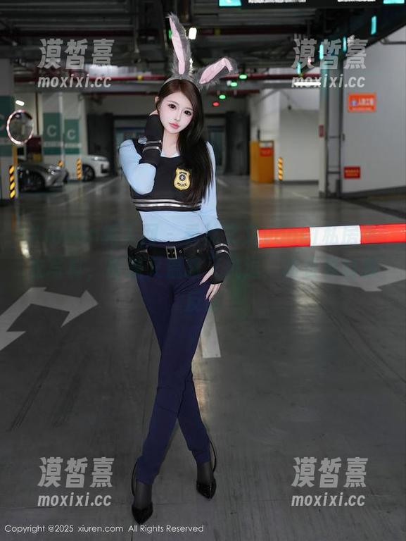 Xiuren秀人网-林文文yooki Xiuren秀人网 - 看林文文yooki私房毛衣写真,真是又温暖又挑逗,简直要自我反省