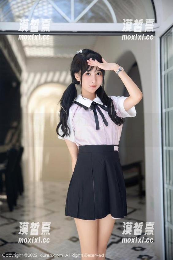 Xiuren秀人网 - 不止是牛仔裤，玥儿玥er写真的趣味与潮流，下载来感受一下！