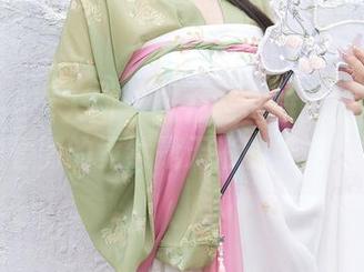 Xiuren秀人网 - 我在陆萱雅的教室写真中，观看到的竟然是无形的魅力与灵动。
