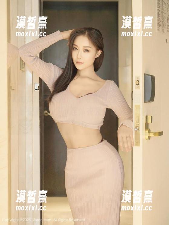 Xiuren秀人网 - 不可错过的免费图集——顾楚楚Maily连体衣秀，让人心动不已！