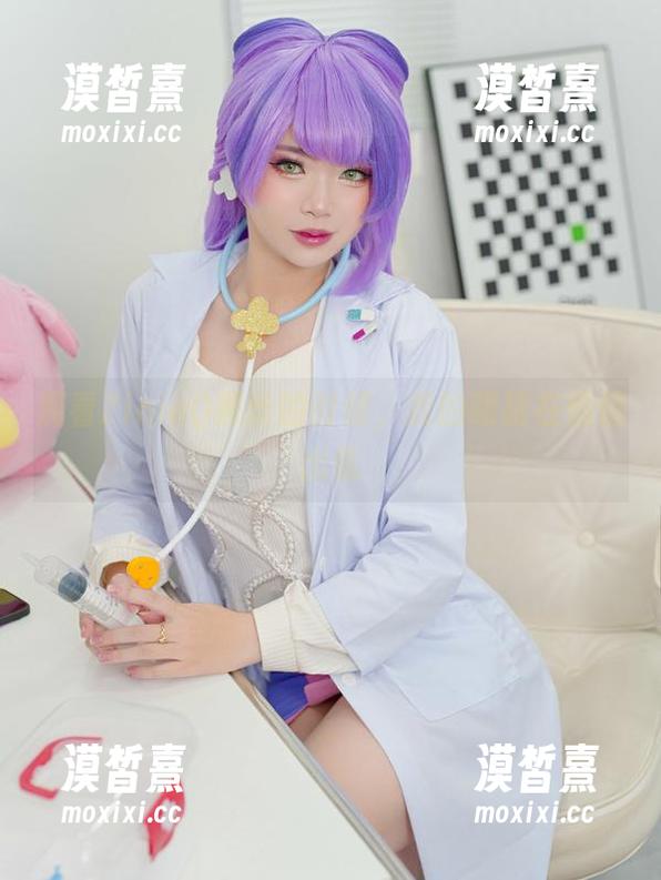 观看ZinieQ黑丝的时候，我的眼睛在悄悄出轨
