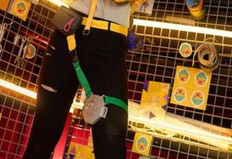 ZinieQ在猫娘制服中，这组写真竟让我觉得有点小羞涩？