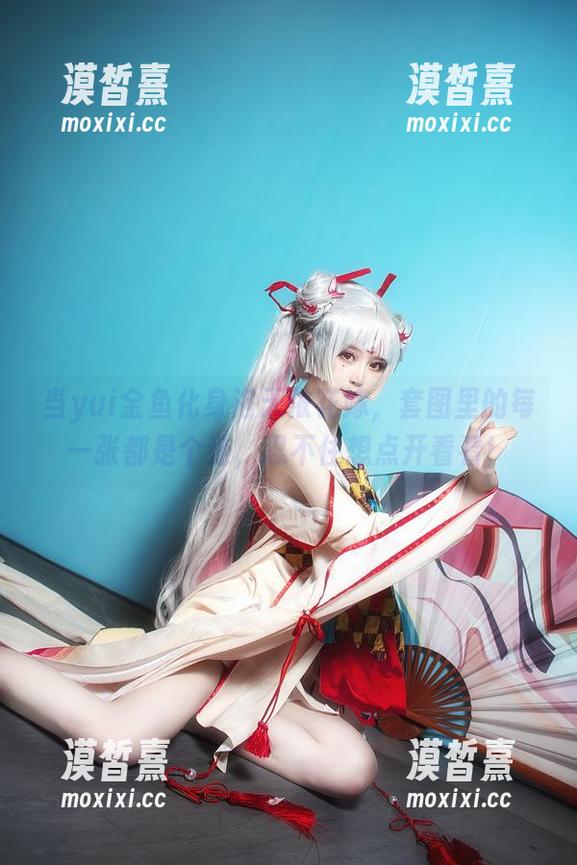 当yui金鱼化身洛天依花嫁，套图里的每一张都是个迷，忍不住想点开看看！