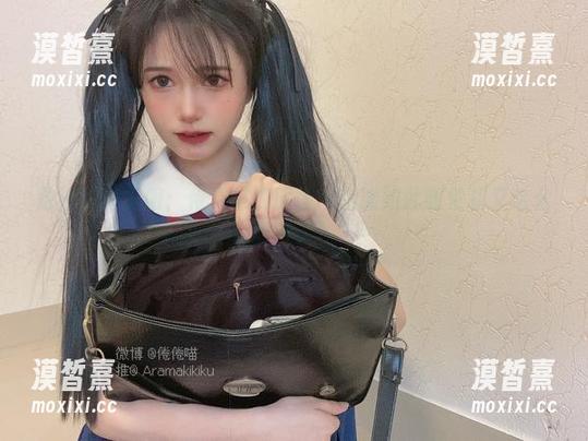 放课后体操服：倦倦喵的原图怎么能如此随性却又这么吸引人？