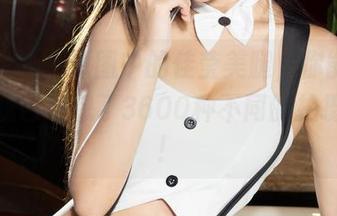 克拉女神 - 原图中的佳莹美腿，你能想象吗？我已经想了3600种不同的拍摄姿势！