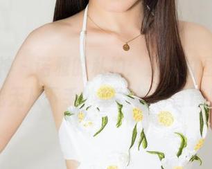 克拉女神 - 诺雅的私拍：温柔的图片，让我无从下手地想给她写首诗！