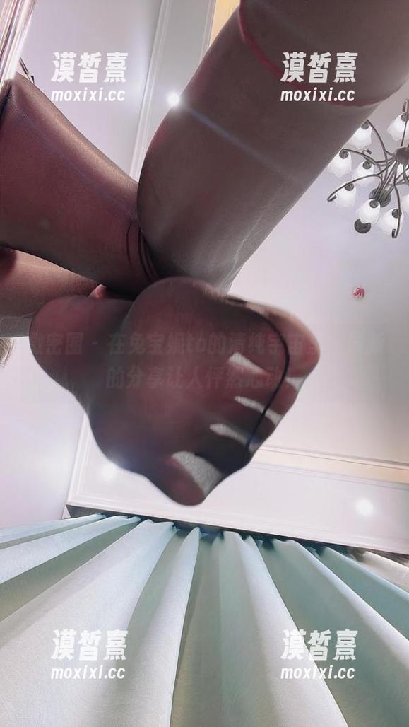 微密圈 - 在兔宝妮to的清纯宇宙里，最新的分享让人怦然心动！