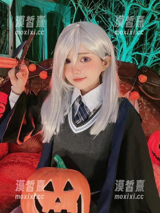 是谁在六二二同学的图集中玩弄精灵少女的美图？这不就是生活中的小调皮？