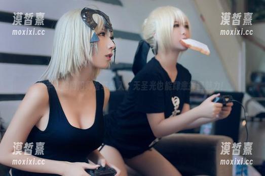 半半子的阴阳师萤草乱入：无圣光也能肆意挥洒魅力！