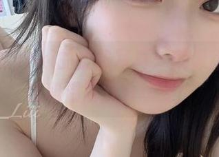 发条少女yoki的炙热写真：就像甜品，颜值和温度双重享受！