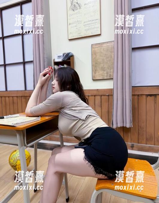 微密圈 - 可可西yyy的校园课堂美图分享：看老师如何也能撩！