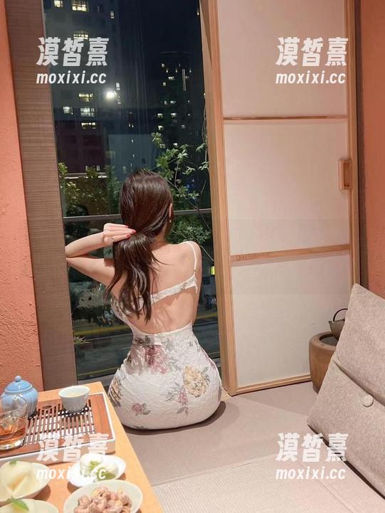 微密圈 - 私房心动时刻：周妍希的粉色瞬间，真让人忍不住想多看几眼！