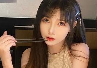 大肉丸Amiee睡衣，原图草草而过，还是那些细节让人停留。