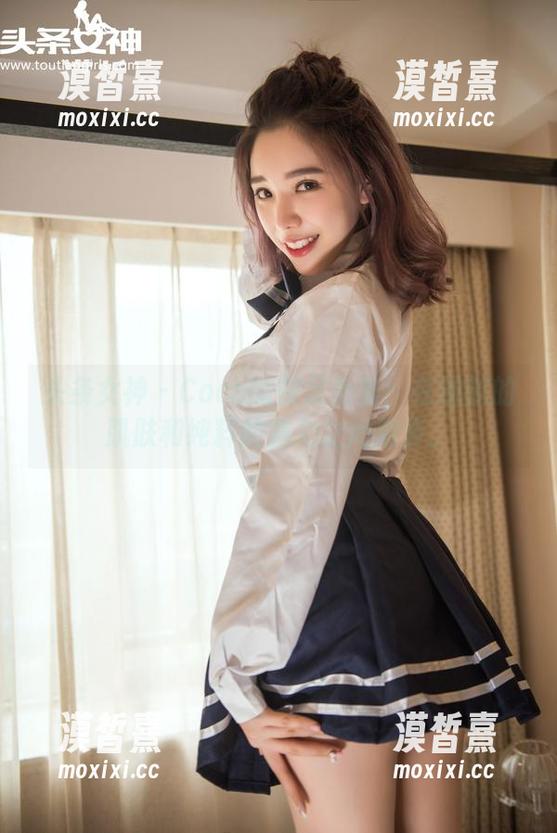 头条女神 - Coco的裸足合集：在细腻的肌肤和纯粹的魅力之间踱步。