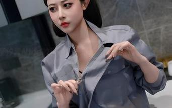 奈汐酱Nice的粉色护士写真，别说你没偷偷心动过
