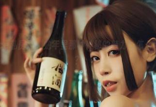 奈汐酱Nice私房照：蛇年里那种神秘的魅力…怎么可以这么撩？
