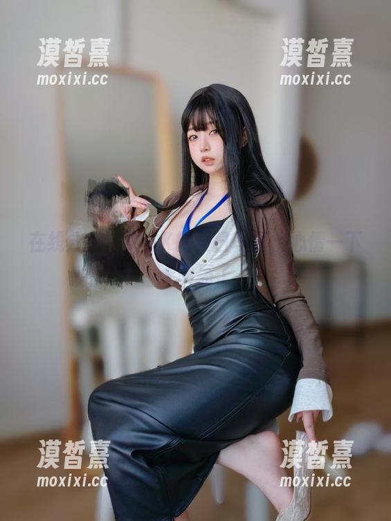 在线分享：女主K的夏日写真，心情一下子明亮了