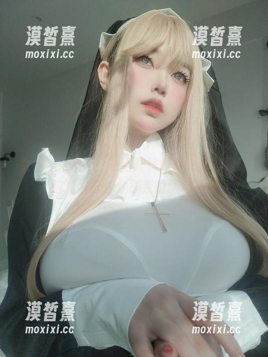 女主K又来了！最新红裙作品，真的是让人脑洞大开，分享我的脑补瞬间。