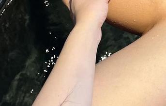 微密圈 - 啊，这个墨绿内裤！奶雯的写真让我心跳加速，免费分享来啦！
