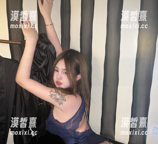 微密圈 - 小优优子：牛仔裤下写真，下载之前请先做好心理准备