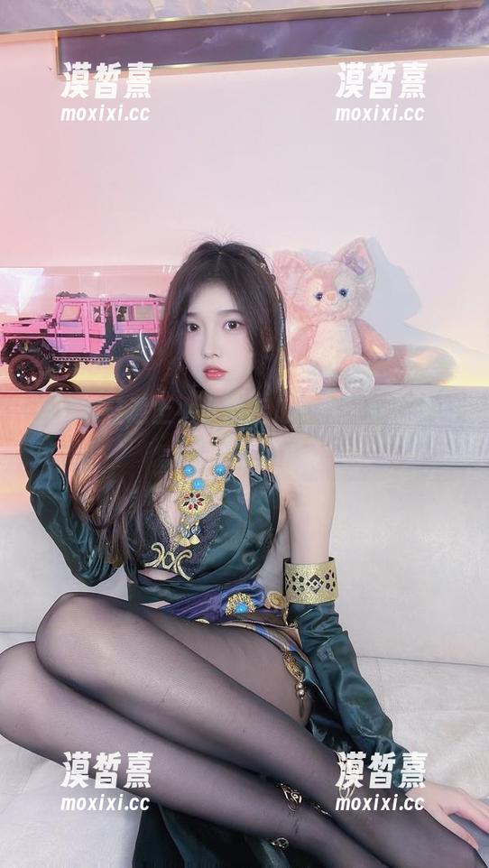 当高跟鞋遇上小小奶瓶儿，究竟是怎样的一幅美图图包？