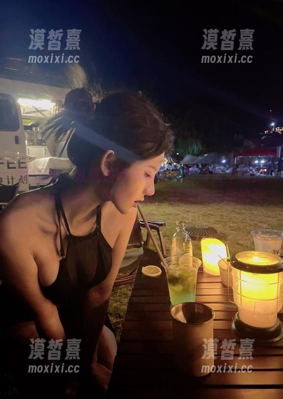 微密圈 - 从就是阿朱啊的在线写真中窥探：孔雀之美，中医智慧，还有高启强的引人遐想。