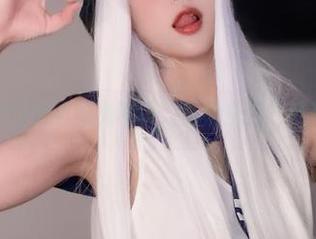 看！布丁大法的圣诞兔写真，仿佛月光下的奇幻梦境！
