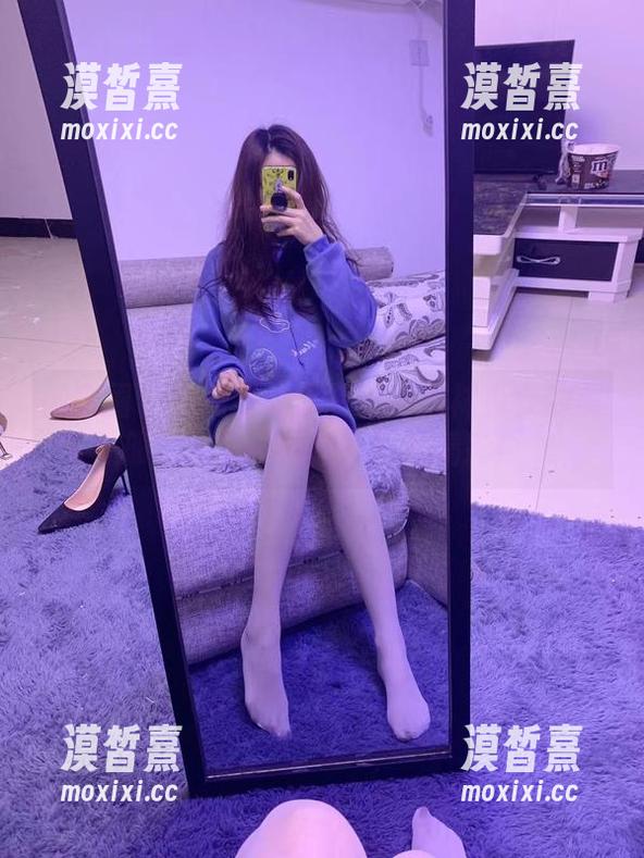 微密圈 - 运动不止于提袜：提袜少女的图册带你发现意想不到的精彩！