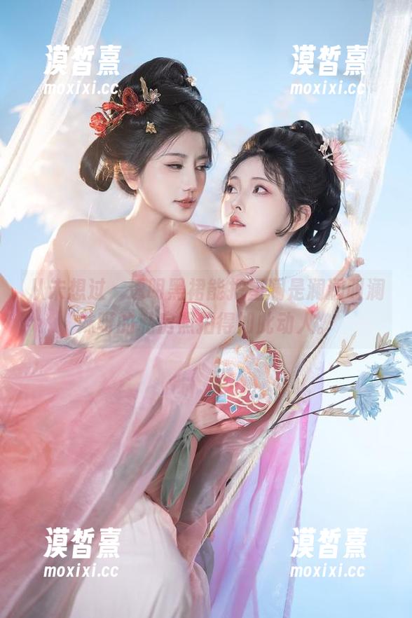 从未想过，透明黑裙能把星澜是澜澜叫澜妹呀的私房照拍得如此动人。