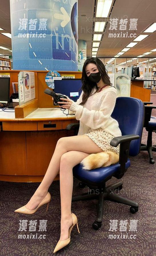 微密圈 - 是小逗逗和她的蕾丝黑丝袜，谁说袜子不能性感？美图来袭！