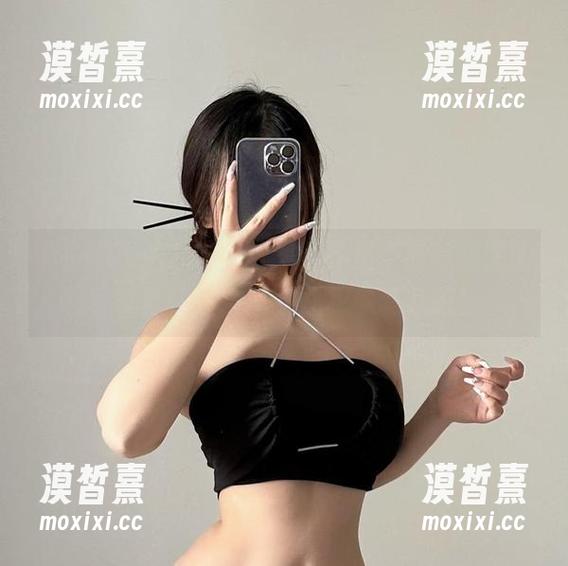微密圈 - 在桃沢樱呀的世界里，甜妹搭配的写真套图让人忍不住想多瞟几眼！