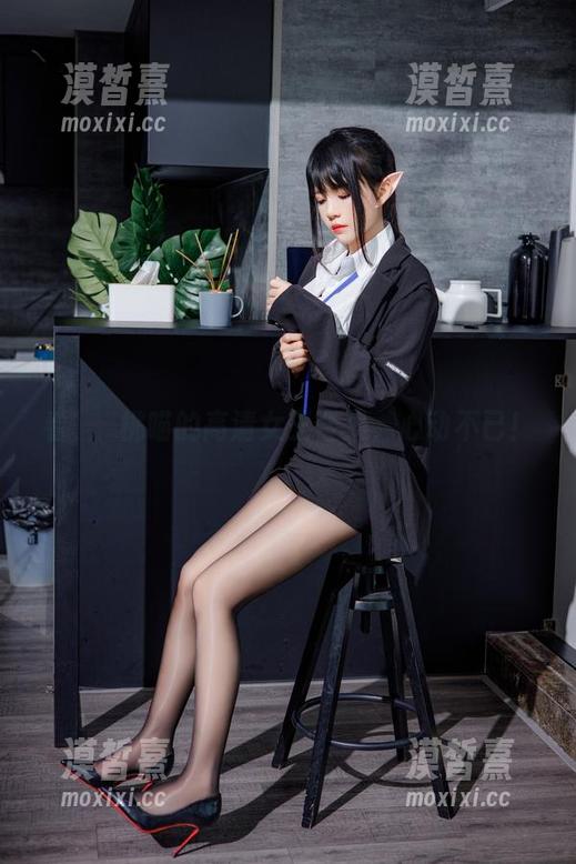 看，桜桃喵的高清女王合集，心动不已！