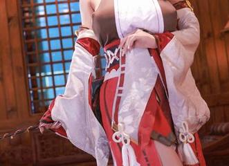 走进桜满三时的办公室：图库里的真实生活