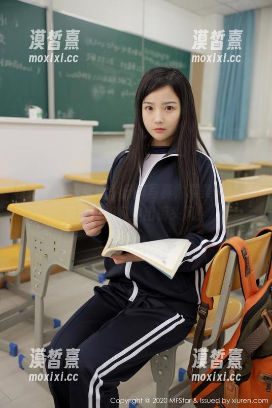 模范学院 - 精选牛仔裤写真，糯美子Mini来教你如何穿出街头风！