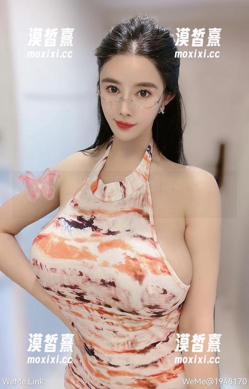 微密圈 - 福利大放送，跟着猪小七的校服图片一起飘起来